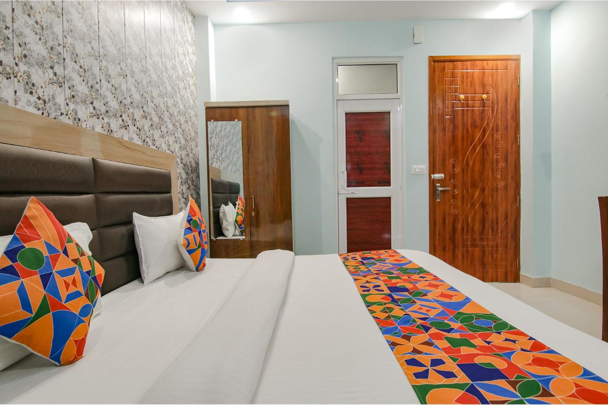 Hotel Kaanha Residency Inn By Shree Krishna Hospitality Rishīkesh Rom bilde